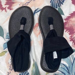 sanuk sandals
